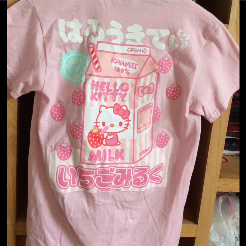 🎁Hello kitty tee - Picture 3 of 5